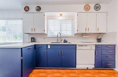 Harbor House | Welcoming beach escape near shopping & dining with fast WiFi, central AC & W/D