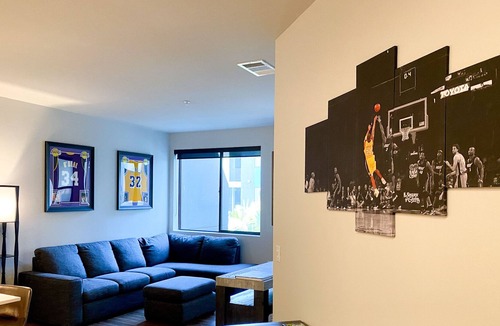 Platinum Triangle Apartment | Well Kept + Comfortable Apt Minutes Away From Disneyland, Convention Center