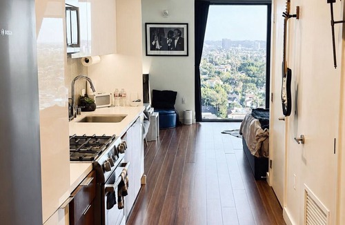 Beverly Grove Bed & Breakfast | West Hollywood - Lux High Rise Living