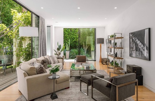 Melrose House | WEST HOLLYWOOD MODERN OASIS - Walk to dining & shopping. Gated. Private. Clean.
