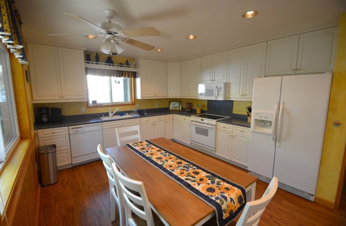 Bass Lake House | Willow Cove Cozy Cabin Lake area