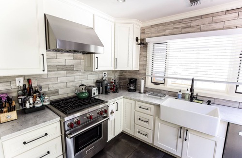 St. Helena House | Wine Country Escape - minutes from downtown Saint Helena