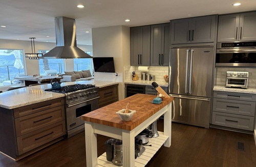 Angwin House | Wine Country Retreat on Howell Mountain – Valley Views, Outdoor Living & GYM.