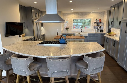 Angwin House | Wine Country Retreat on Howell Mountain – Valley Views, Outdoor Living & GYM.