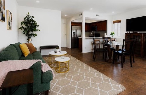 Mount Wilson House | Wonderful Modern Townhome Near DTLA Min 31 Day Stay