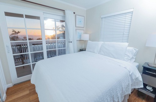 Laguna Beach Cottage | WOW. 25% off; THE Best Village Location;Beach close/ocean views.Walk Everywhere.