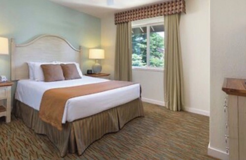 Round Hill Village Condo | Wyndham South Shore Resort condo in Zephyr Cove with kitchen and more!