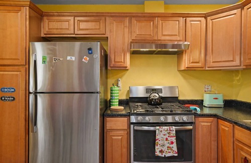 Davis House | Yolo Bungalow – Walkable, Cozy Craftsman in the Heart of Davis