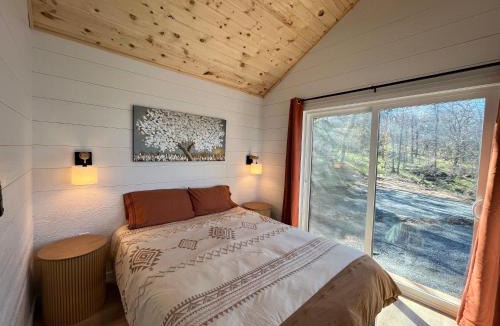 Coarsegold House | Yosemite Chalet, Spacious Tiny Home with Mountain Views!