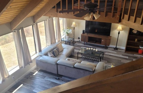Yosemite Lakes House | Yosemite Cheerful Home With Lake View