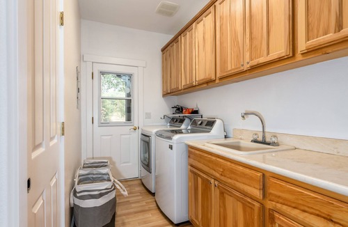 Coarsegold House | Yosemite Pond Estate - Private Lake, Hot Tub, Game Room & Views, Sleeps 10