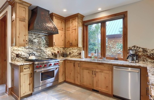 North Wawona Cabin | Yosemite's Grand Estate - Private Estate for Large Gatherings