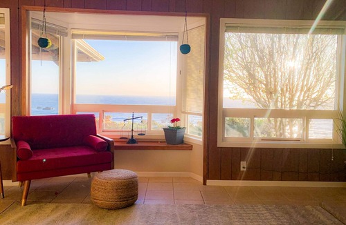 Smith River House | Your private beach front holiday Villa Redwood coast, sandy beach, views galore!