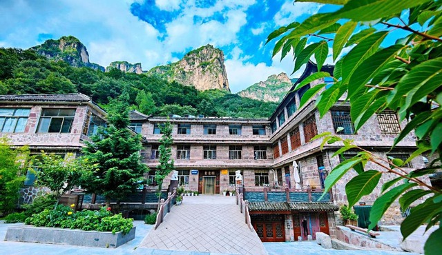 万仙山景区郭亮村贵宾园酒店