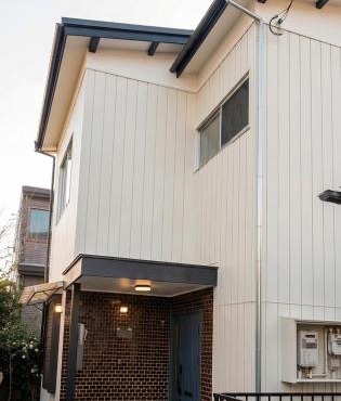木の家ゲストハウス小山東口館 in Oyama