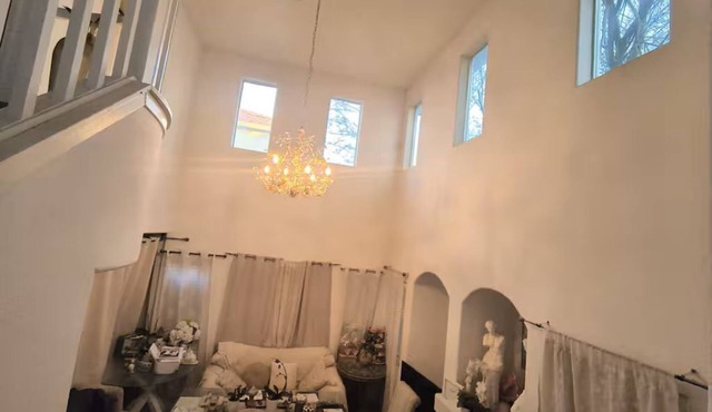 1-bedroom bed & breakfast in delightful Las Vegas with AC