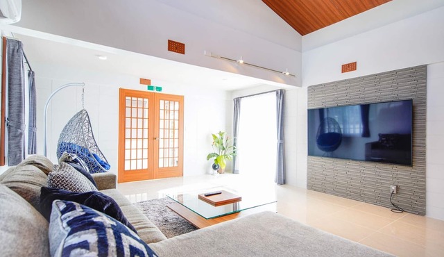 10 minutes walk to Odo Beach MIM - ITOMAN SEA Pension Odo / Itoman Okinawa in Itoman