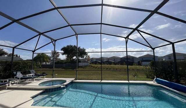 106 - South Facing Pool and Spa 5 Bedroom Villa Close to Disney