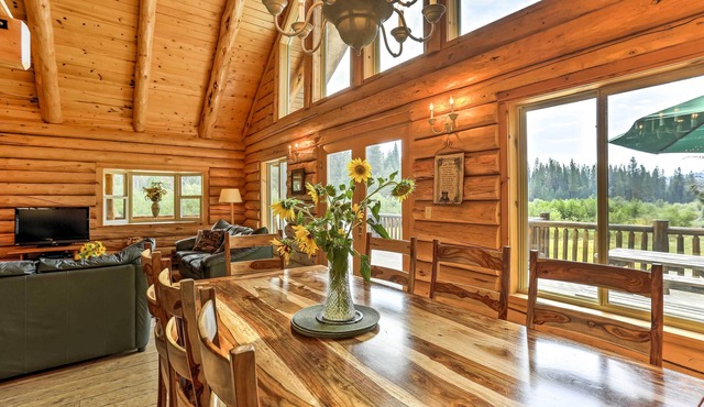 13 Mi to Mt Shasta: Log Home on 60 Acres!