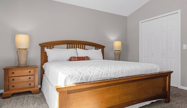 15 Min - Disney l Lakefront Pool l 2 Masters