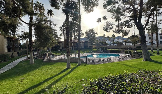2-bedroom condo in superb Palm Springs with AC, WiFi. Relax and enjoy!