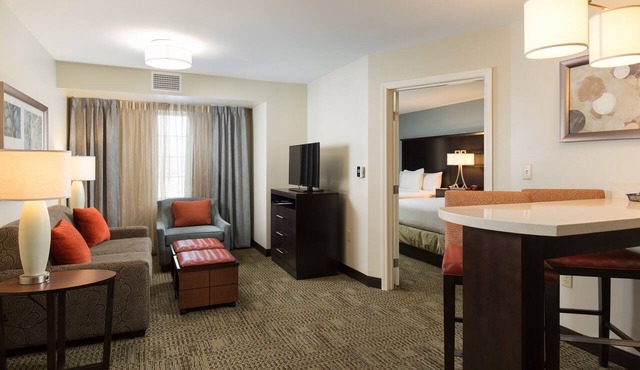 2-Bedroom King & Queen Suite | Free Breakfast & Pool