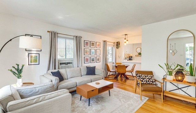 2 Mi to Griffith Park: Chic Home w/Private Patio