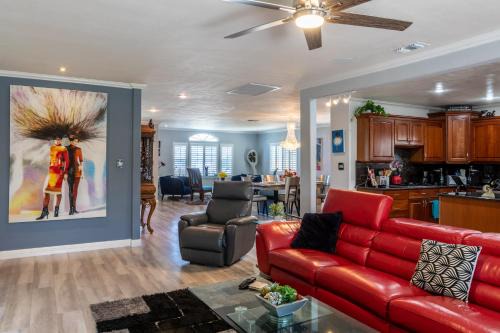 20 Disc-Modern-King Bed, Jacuzzi, Fire Pit, BBQ