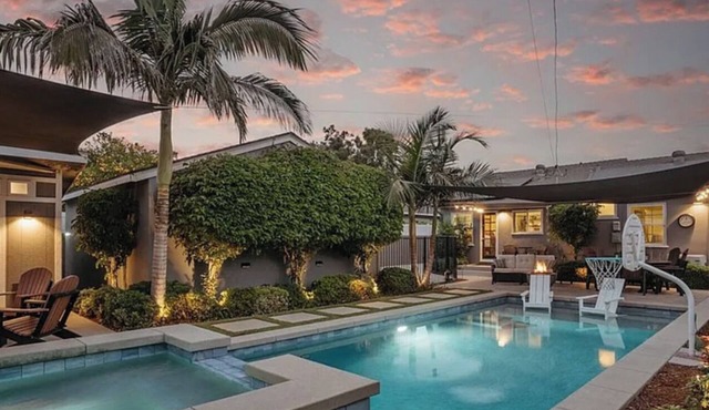 3 bedroom & 2 bathroom home in Glendora, CA with a pool and spa/hot tub