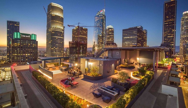 3 Bedroom Lux Skyline Penthouse DTLA High-Rise Apartment