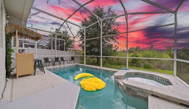 3 Story Jungle Oasis - 6BD w/Pool - Disney Nearby