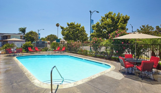 3 Units – Near Knott’s Berry Farm, Disneyland, & Top Attractions!