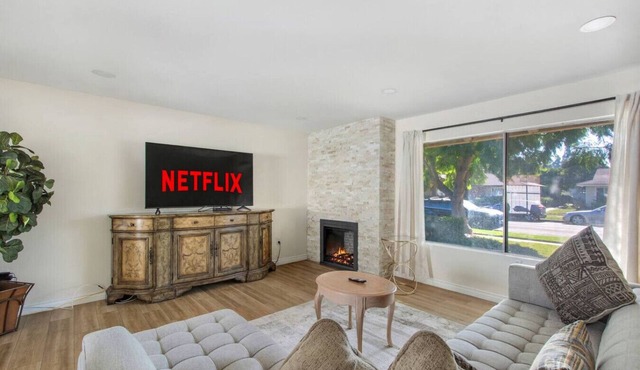 3Bd/2Bth Close To Shopping | Freeway | Theme Parks