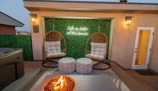 4 Br, Roof Deck, Hot Tub, Steps to Beach & Dining