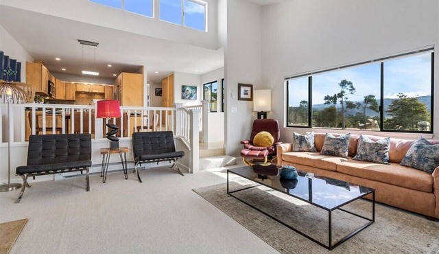 4062 Pretty Perfect Penthouse - Carmel-by-the-Sea
