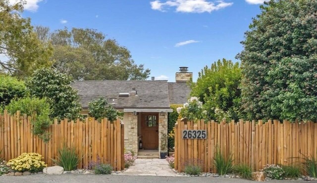 4080 Coastal Jayhawk Cottage - Beautiful Carmel Home