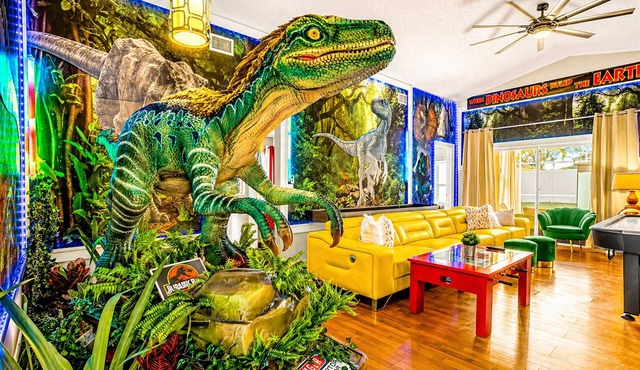 5BR Near Disney | Animatronic Dinosaur, Star Wars Theater, Pool Cinema, 3 Kings