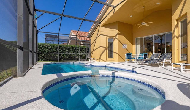 64 - Great 4 bedroom villa with south facing pool