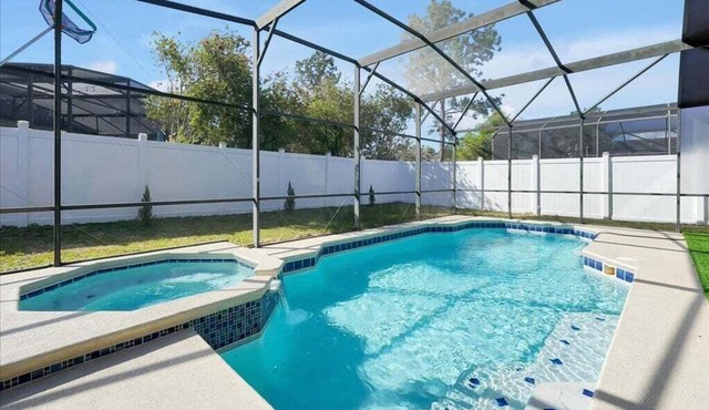 6BR Oasis w/Private Pool, Game Room & Lanai