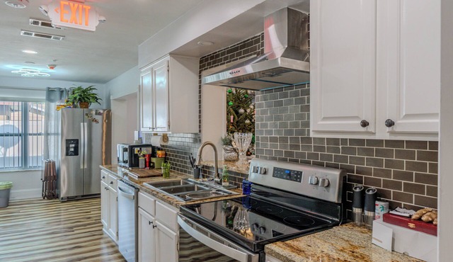 7-bedroom home in Central Florida, minutes from everywhere. Affordable Luxury.