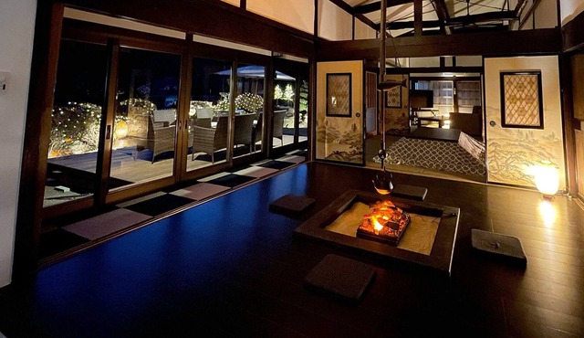 A house with a hearth surrounded by Mt Fuji and Y / Hokuto Yamanashi