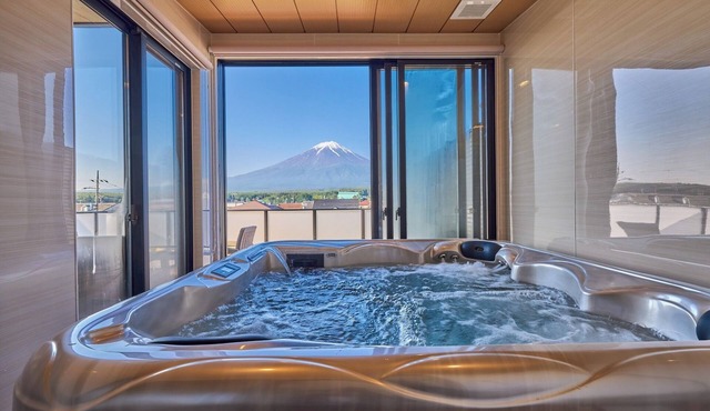 A newly built villa with a jacuzzi where you can e/Minamitsurugun Yamanashi