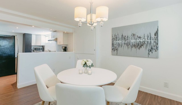 A quiet, fully equipped apartment located a 10-minute walk from Mascouche Nature Park in Mascouche