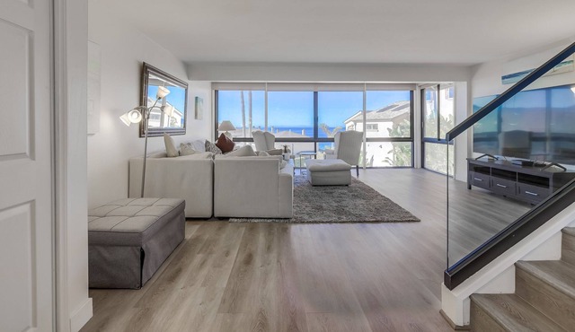 Absolutely Stunning ocean front Town Home Adjacent to Montage Resort