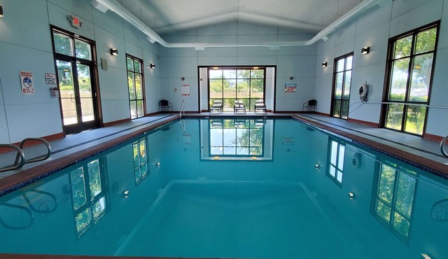 ADA King Room | Breakfast Included | Near MFR in Medford