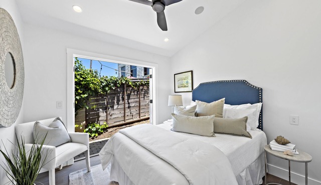 Almost Oceanfront home in woods cove