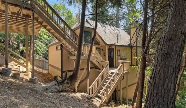 Among the Pines + BBQ & 2 Patios + Incredible View