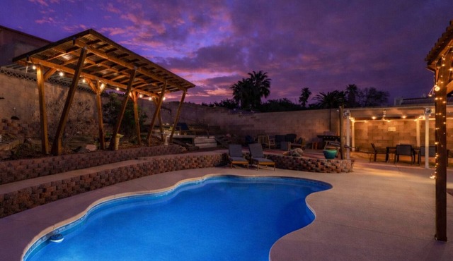 Arcade Lounge, Pool, Spa, Billiards, Dog Friendly