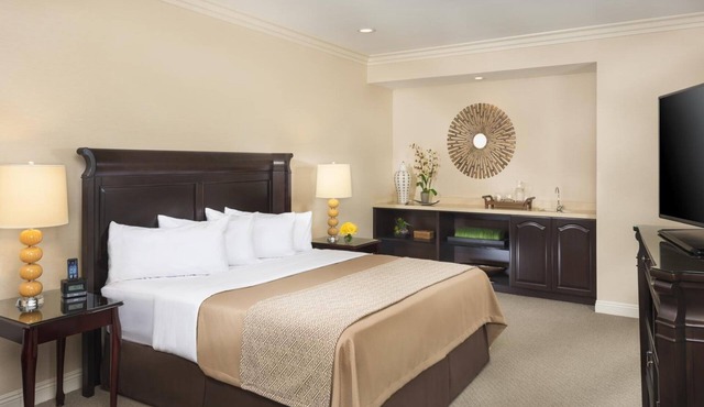 Ayres Hotel Orange