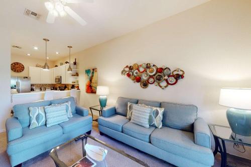 Bahama Bay Resort penthouse condo - lakefront near Disney & other Orlando parks